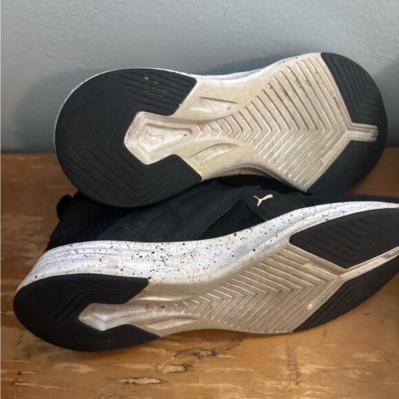 Puma Black and White Athletic Shoes women’s size 7 EUC - Picture 3 of 5